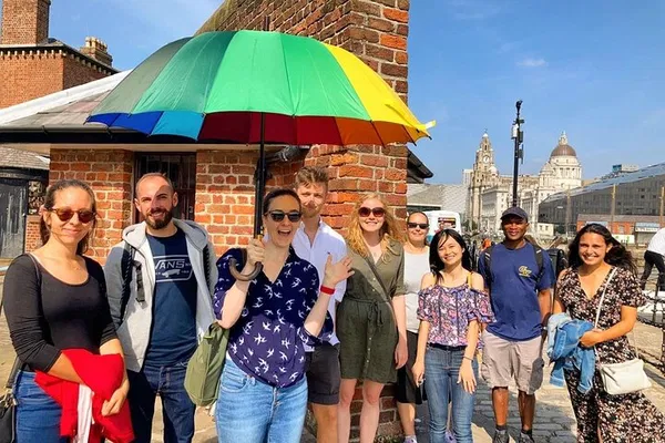 Liverpool: Spanish Walking Tour—Beatles & City History!