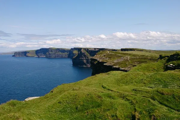 Unveiling the Cliffs of Moher: An Exclusive Spanish-Guided Adventure