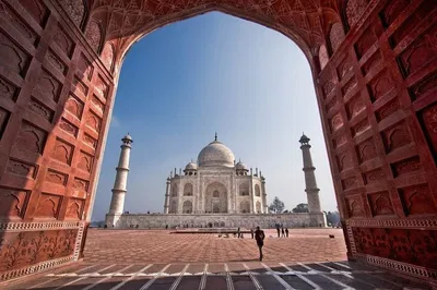 Sunrise Taj Mahal Tour: Witness Mughal Marvels from Delhi