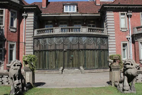 Unveiling Shanghai's Secrets: A Historic Sites Tour