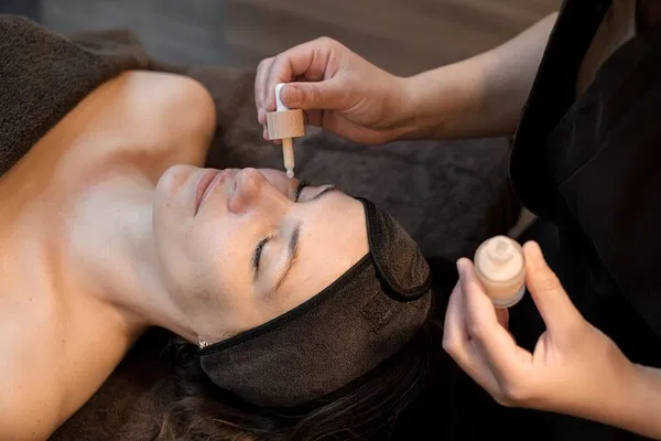 Recharge and Rejuvenate: 45-Minute Beauty Escape in Burgundy