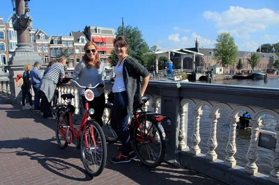 Explore Amsterdam on Two Wheels: Multi-Day Bike Rental Adventure