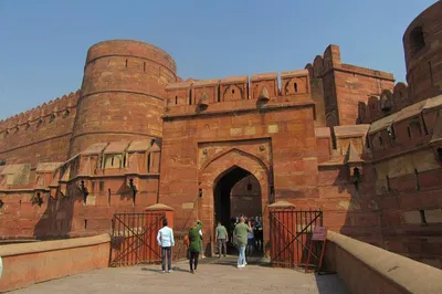 Unveiling Agra's Wonders: A Whirlwind Day Tour from Delhi