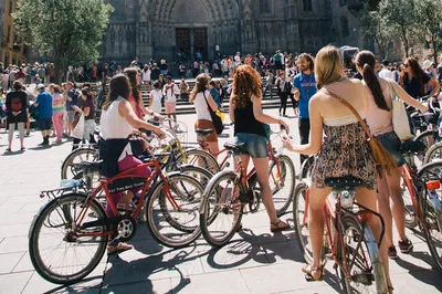 Barcelona Bike Rentals: Explore the Gothic Quarter on Two Wheels!
