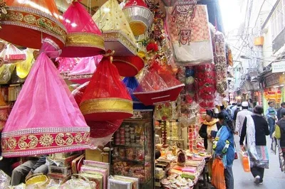 Unveiling Old Delhi's Soul: A Heritage Walk & Haveli Tour