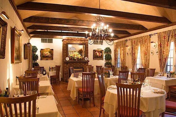 Indulge in Charlottesville: A Luxurious Wine & Culinary Escape