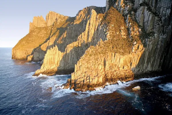 Tasman Island Cruise: See Cliffs & Wildlife from Hobart