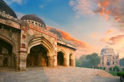 Unveiling Delhi's Majesty: A Half-Day Monumental Journey