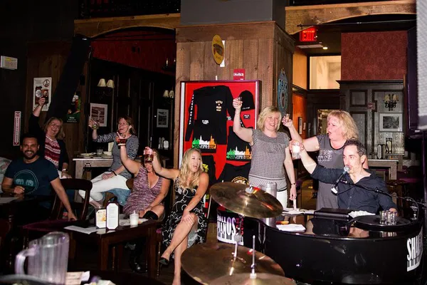 Rock 'n' Roll Brunch: Dueling Pianos Sing-Along in NYC!