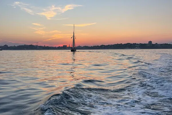 Unforgettable Casco Bay Private Boat Tour: Maine's Coastal Beauty Awaits!