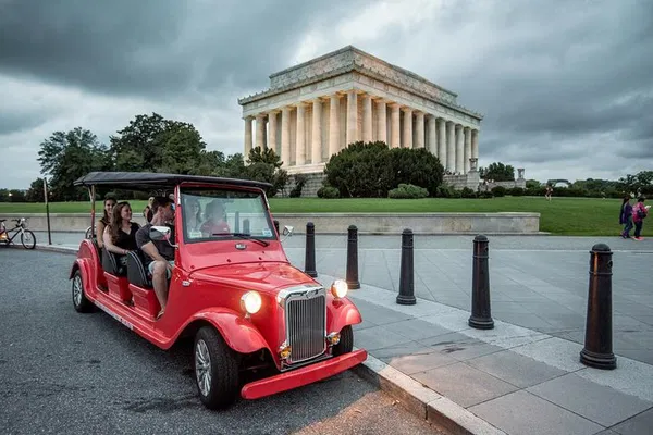 DC Monuments by Moonlight Electric Cart Tour