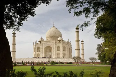 Witness Sunrise at the Taj Mahal: A Luxurious Agra Private Tour