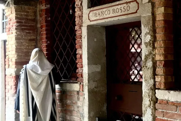 Unveiling Venice's Soul: A Private Jewish Ghetto & Cannaregio Tour