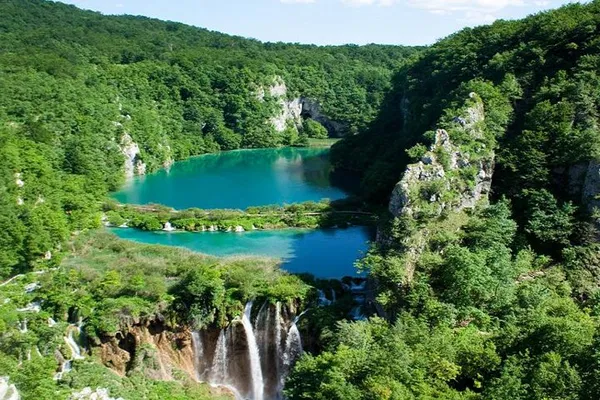 Zagreb to Plitvice: Tailored Lakes & Rastoke Tour Adventure