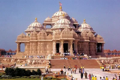 Discover Delhi's Spiritual Heart: A Private Akshardham Temple Tour