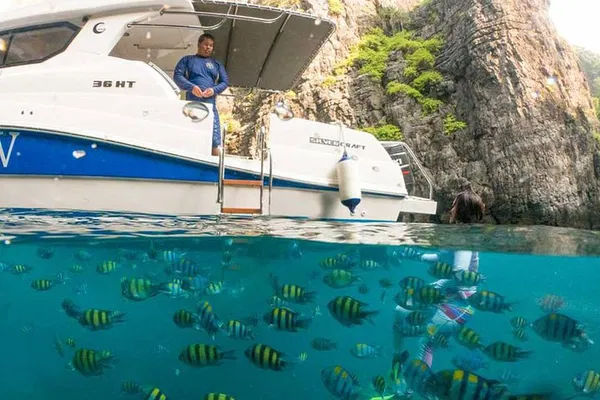 Phi Phi Sunrise: Luxury Private Speedboat Tour