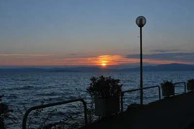 Lake Trasimeno Speedboat Adventure: Gourmet Lunch & Village Charm