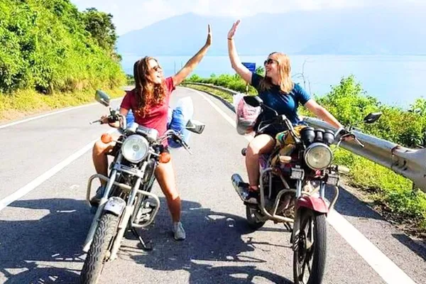 Hai Van Pass Motorbike Tour: Ride Vietnam's Beauty!