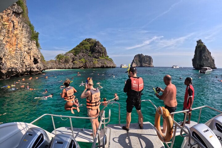 Discover Koh Rok & Koh Haa: A Tropical Andaman Sea Adventure