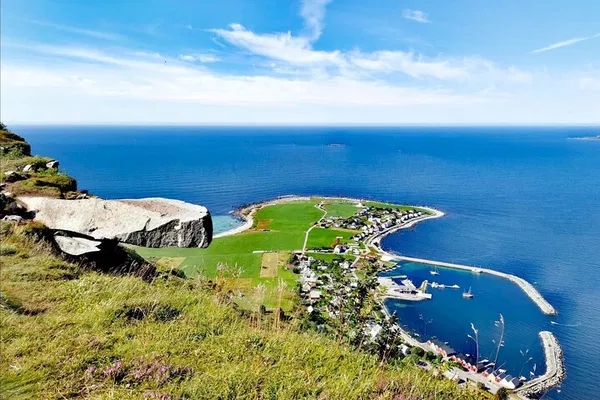 Aalesund & Alnes Island: A Panoramic 3-Hour Minibus Adventure