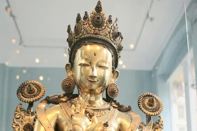 Unlock Art History: Exclusive V&A Museum Tour in South Kensington