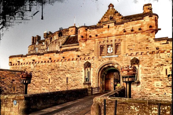 Edinburgh Castle Tour: Skip-the-Line Tickets Included