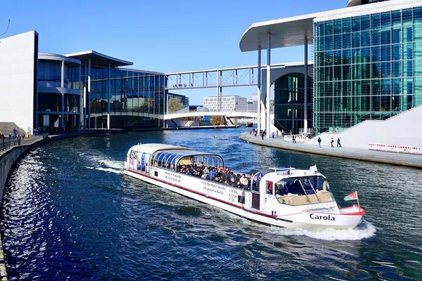 Berlin 1-Hour River Cruise: Bilingual Tour Guide (Eng/Ger)