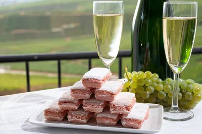 Luxury Escape: Private Transfer from Paris to Reims Champagne Region