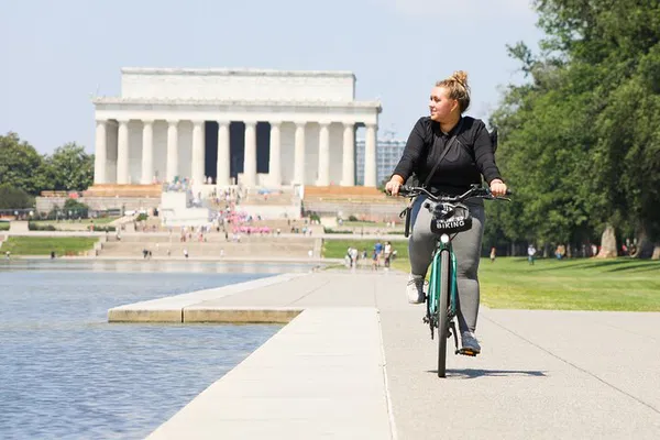 Explore DC's Landmarks: Electric Bike Adventure!