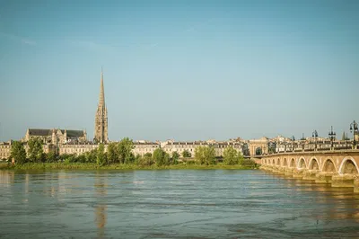 Uncover Bordeaux's Secrets: A Self-Guided Adventure Through History & Vineyards