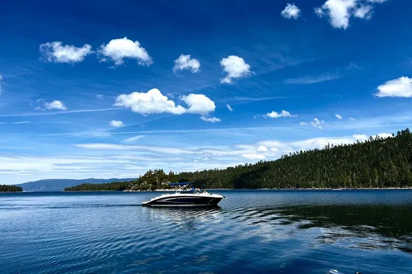 Lake Tahoe Private Yacht Tour: Unforgettable Scenery!