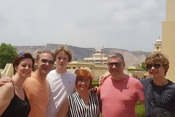 Unveiling Jaipur's Majesty: A Tailored Day of Wonders