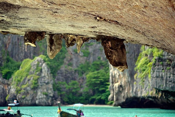 Luxury Sunrise Escape: Phi Phi Islands Speedboat Tour