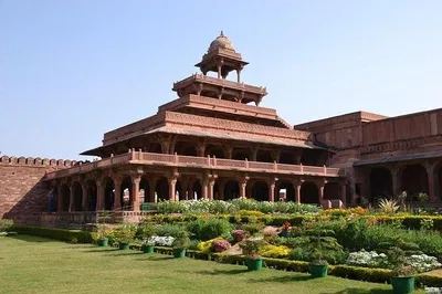 Unveiling India's Golden Triangle: A Majestic 7-Day Cultural Odyssey