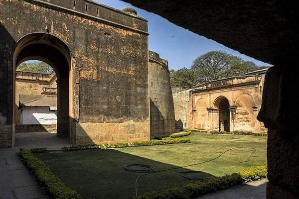 Discover Bangalore's Botanical & Royal Heritage: A Day Tour of Lal Bagh & Tipu Sultan's Fort