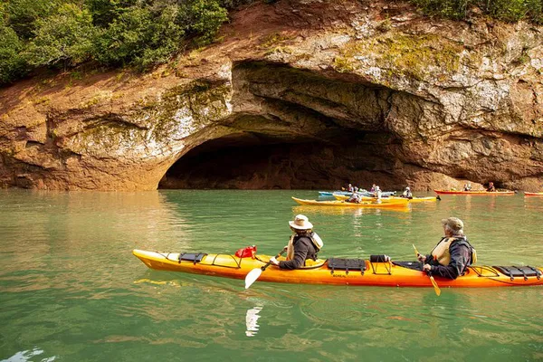 Kayak Bay of Fundy Sea Caves: Adventure Awaits!
