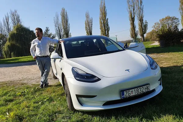 Tesla Ride Zagreb: Experience Thrilling Gearless Acceleration!
