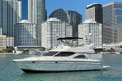 Miami Yacht Life: Cruise Biscayne Bay in Style!