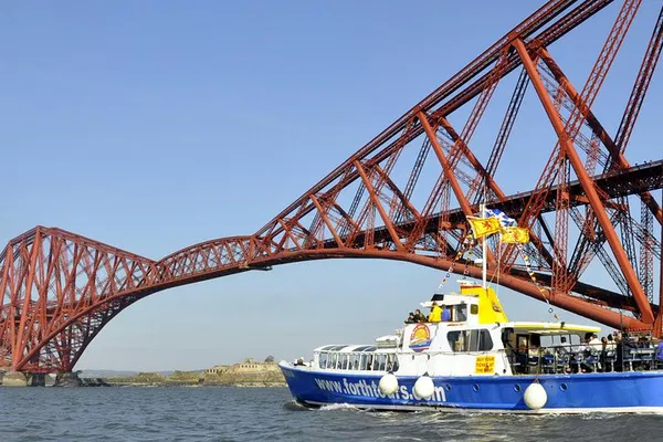 Discover Edinburgh's Majestic Bridges: A Wildlife & History Cruise