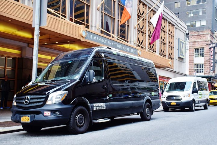 JFK Airport to Manhattan Hotel: Shared Shuttle