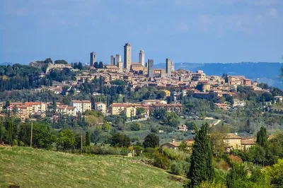 Tuscany Escape: Private San Gimignano & Volterra Tour from Livorno