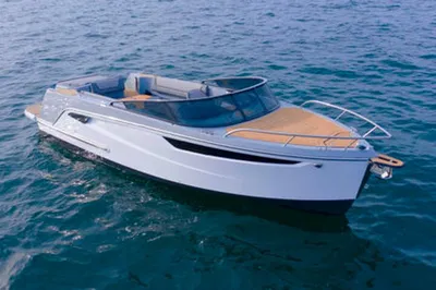 Unforgettable Lake Como: Private Boat Tour with Luxurious Yacht Experience