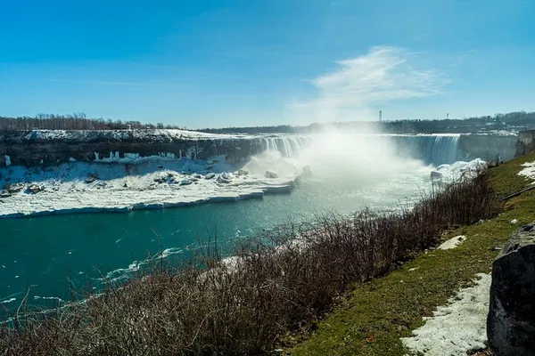 Niagara: Wine, Waterfalls & Cruise Day Trip