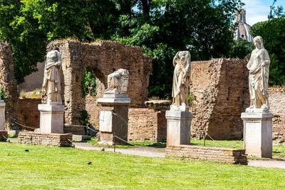 Rome: Colosseum Women's History Private Tour