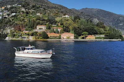Lake Como's Luxurious Vintage Motoryacht Private Tour