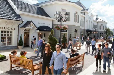 Roermond Outlet Private Tour from Amsterdam: Shop 'Til You Drop!