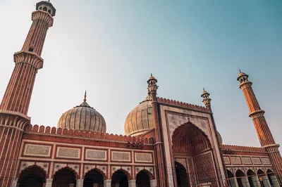 Delhi Layover Delight: A Whirlwind Old Delhi Food & Heritage Tour