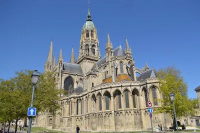 Unveil Normandy's History: A Private Day Trip from Paris to Bayeux