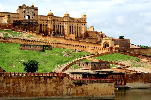 Discover Jaipur's Majesty: A Private Day Tour of Cultural Gems