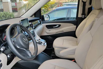 Luxury Milan Transfers: Arrive in Style with Private Chauffeur Service